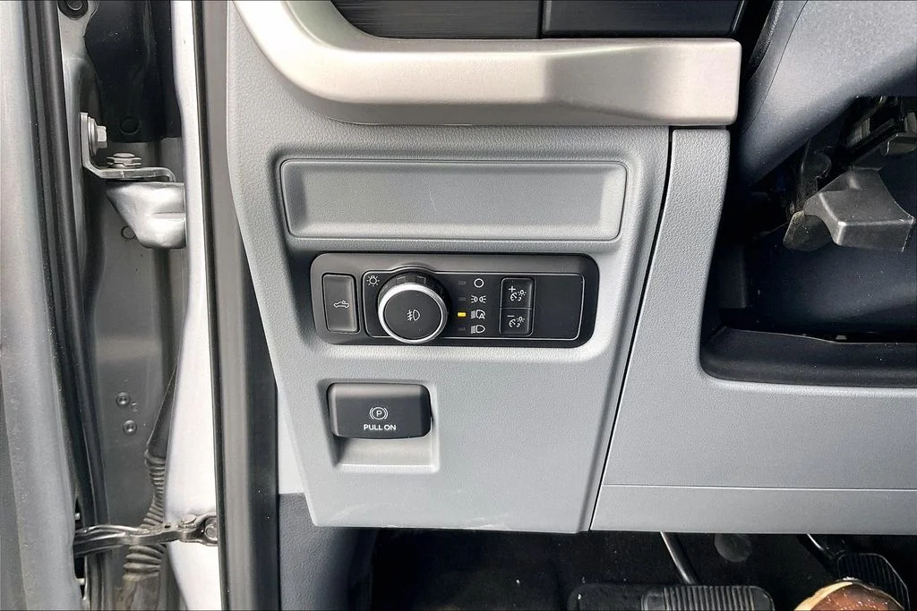Used 2022 Silver Ford XLT image 33