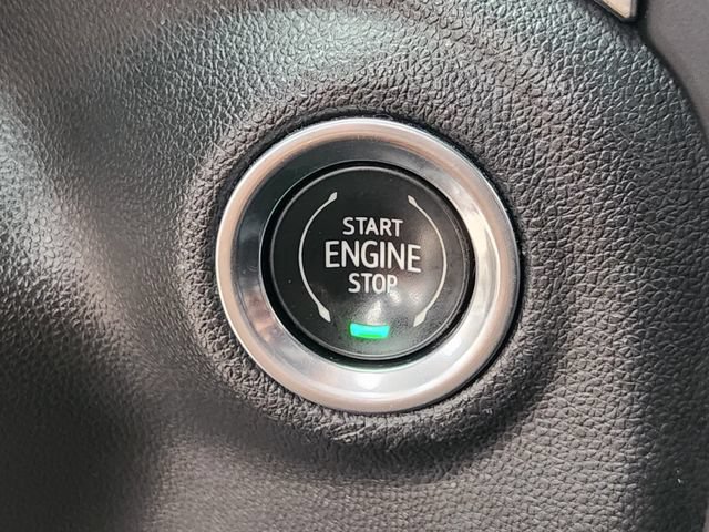 Used 2021 SILVER ICE METALLIC Chevrolet LT image 20