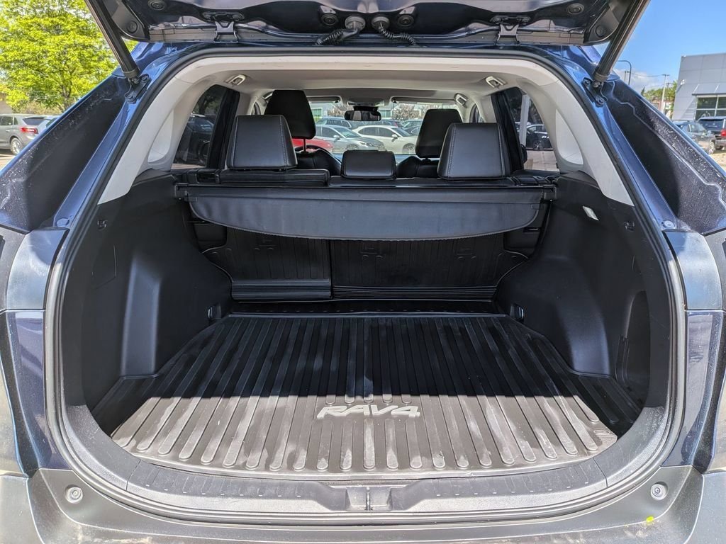 Used 2020 Blue Toyota XLE Premium image 30