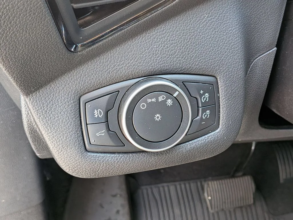 Used 2018 Gray Ford Titanium image 15