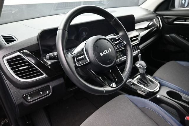 Used 2024 Black Kia S image 18