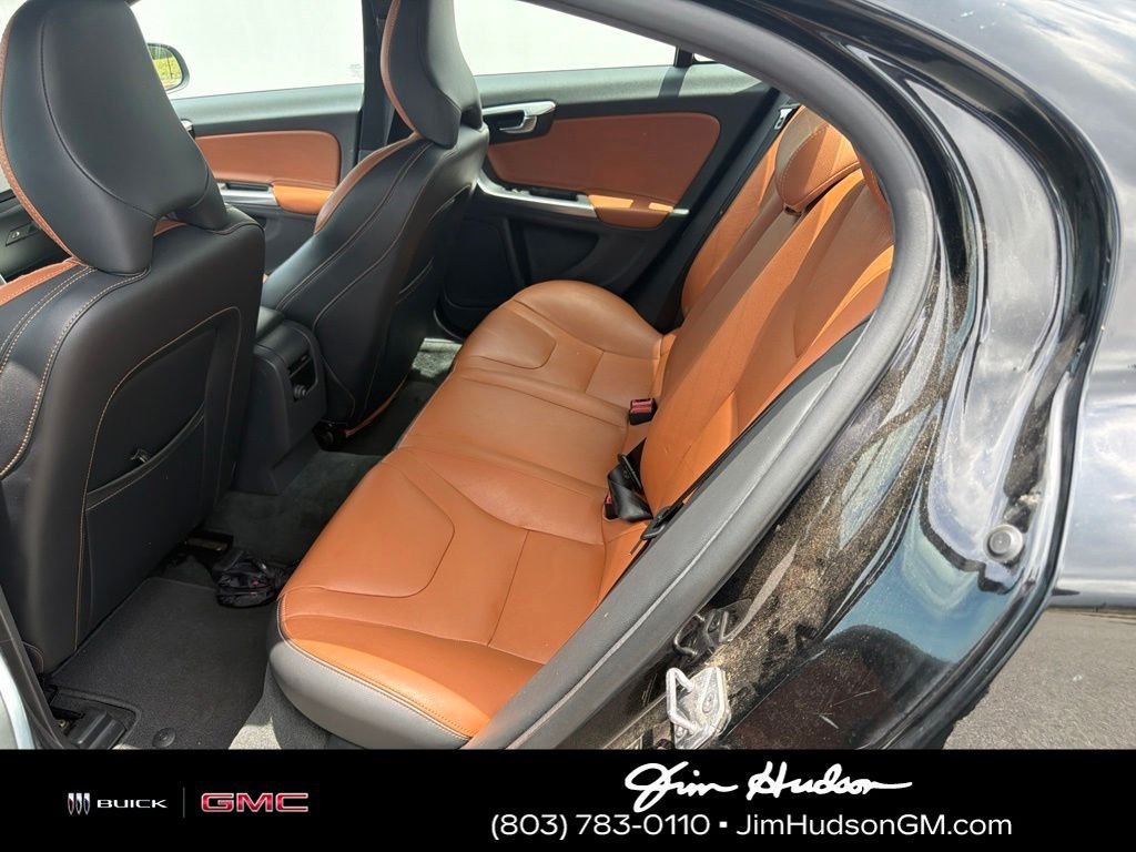 Used 2016  Volvo T5 Premier image 4