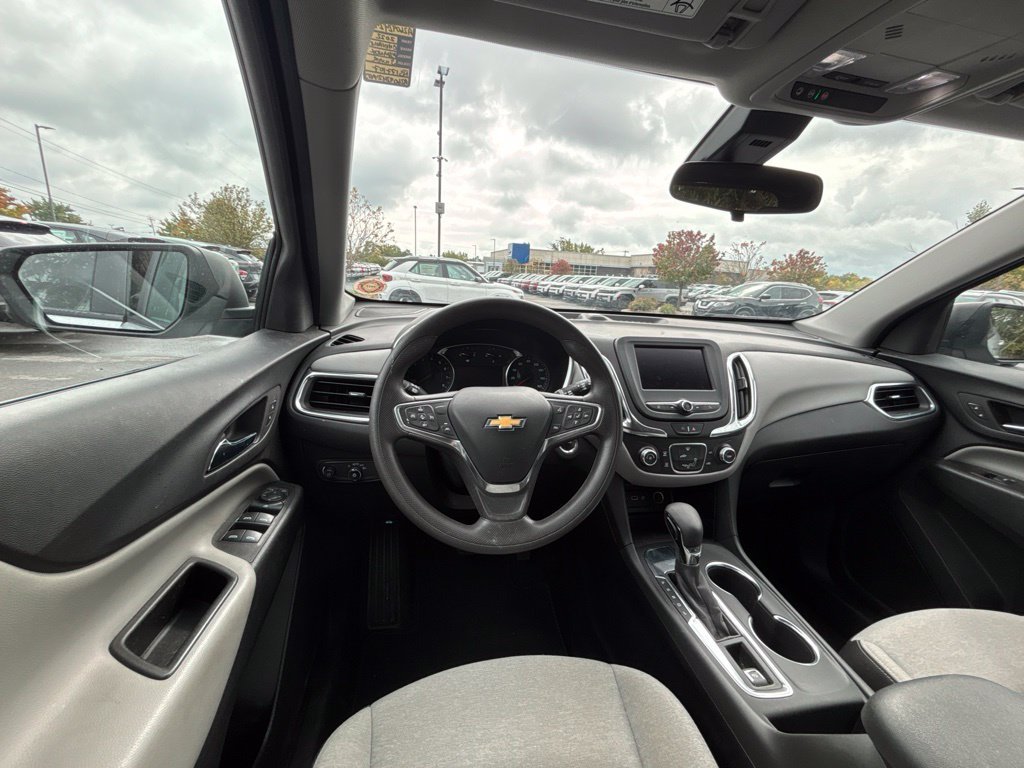 Used 2022 Silver Chevrolet LS image 9