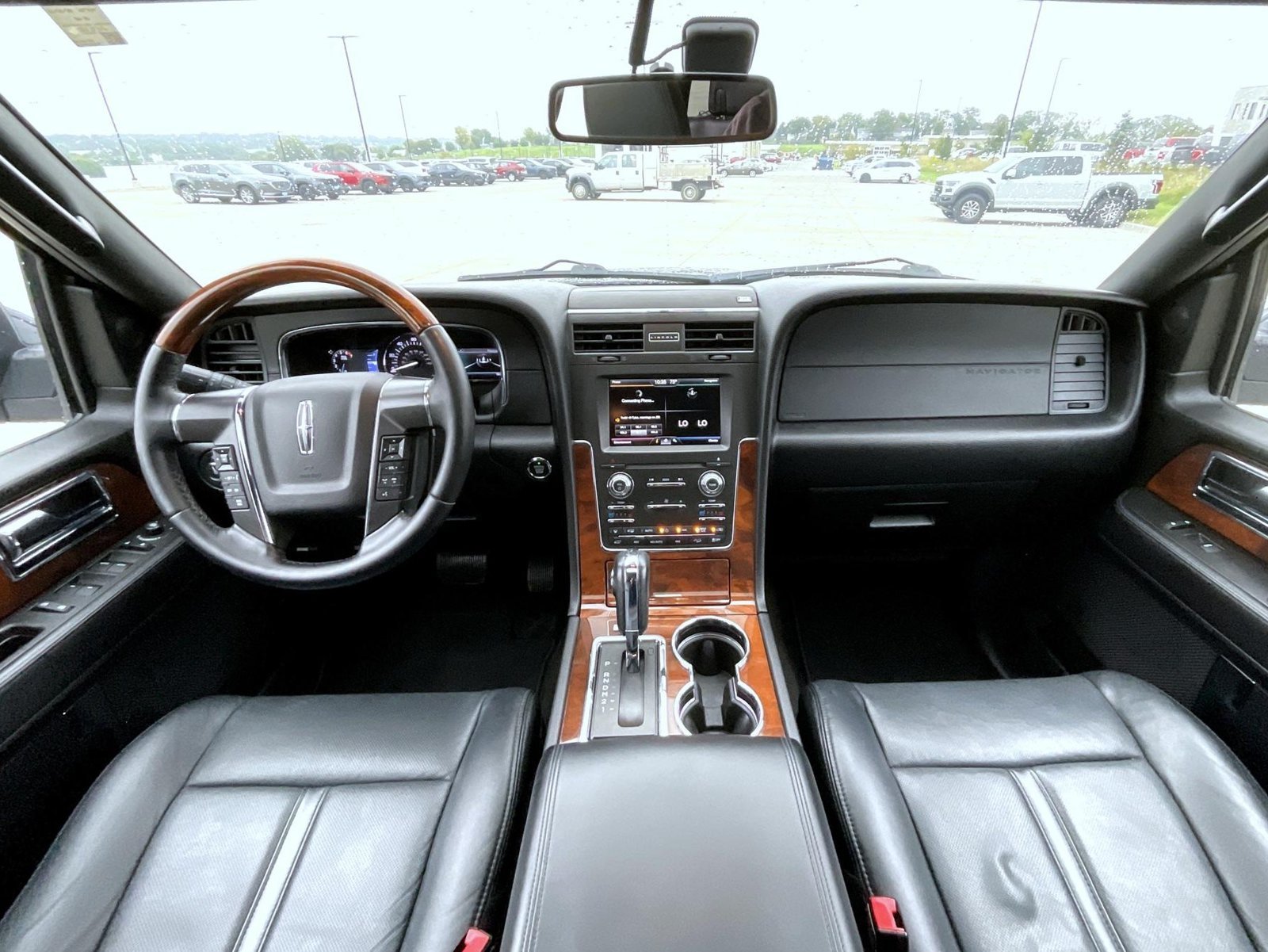 Used 2015 Black Lincoln Base image 15