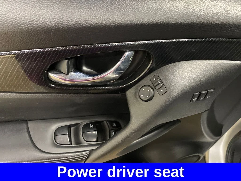 Used 2017 Silver Nissan SL image 9