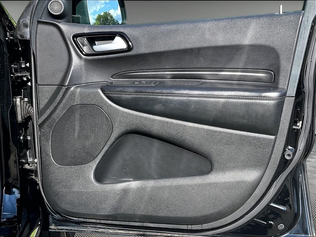 Used 2022 Black Dodge SXT image 27