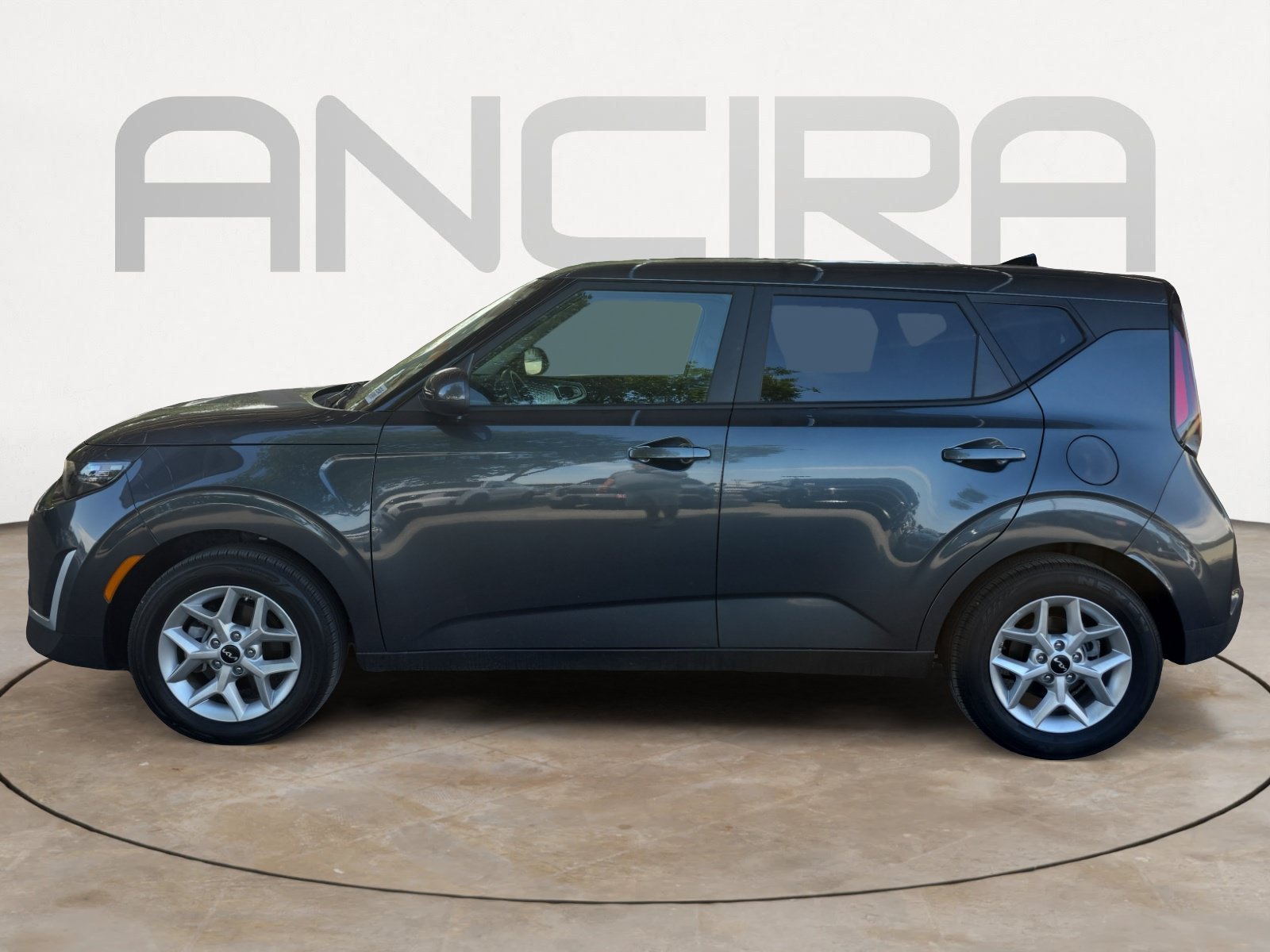 Certified Used 2025 Gravity Gray Kia LX image 5