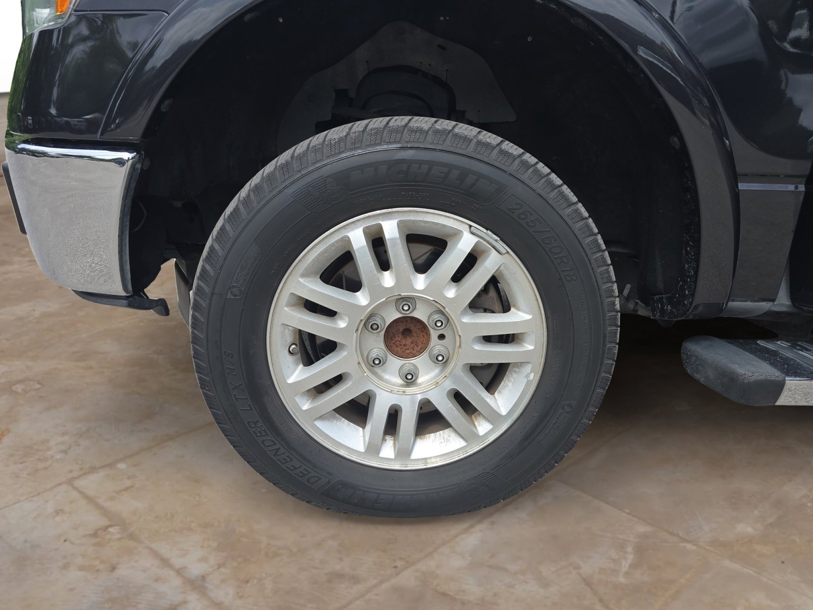 Used 2011 Tuxedo Black Metallic Ford Lariat image 29