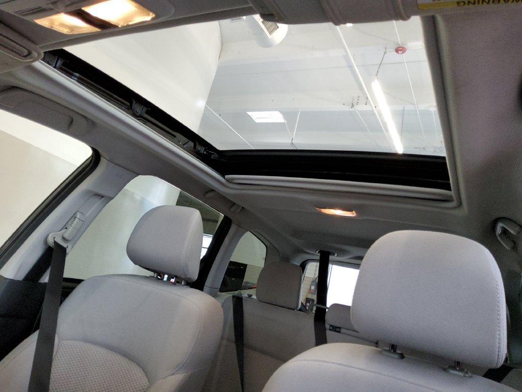 Used 2018 Gray Subaru 2.5i Premium image 24
