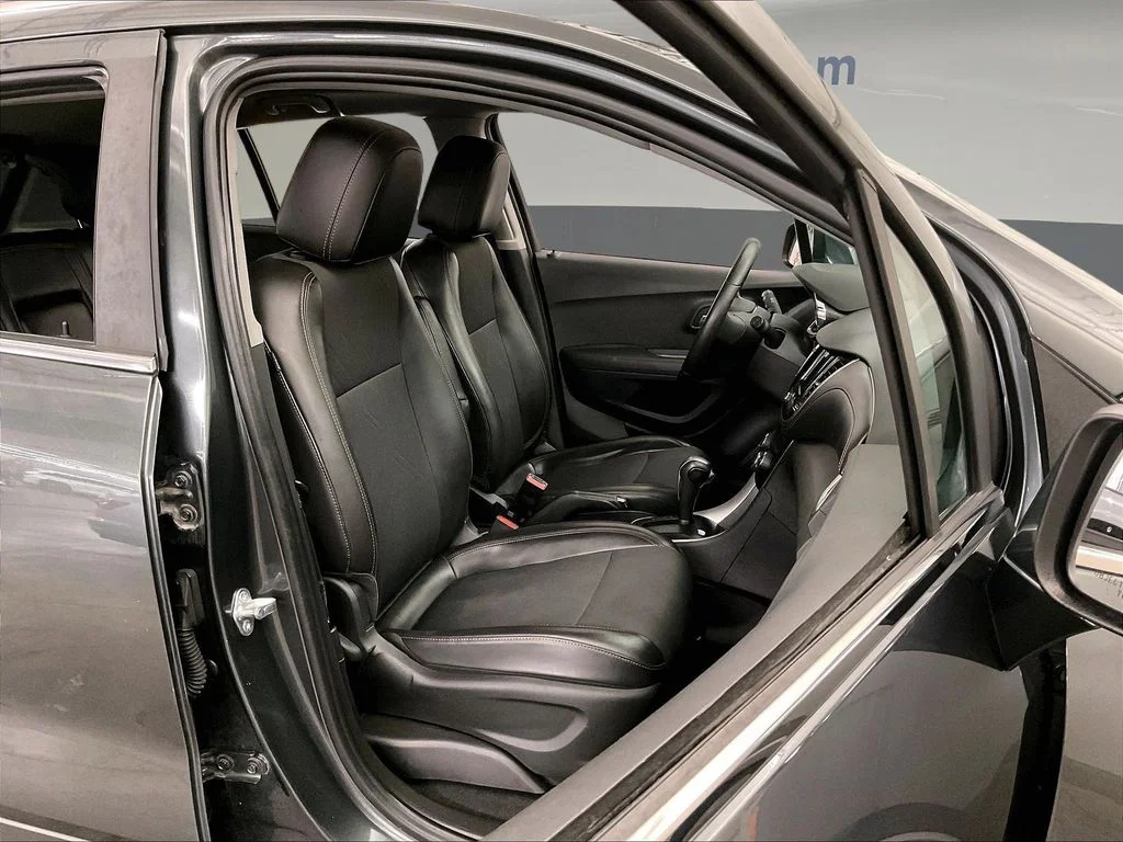 Used 2020 Gray Chevrolet LT image 10