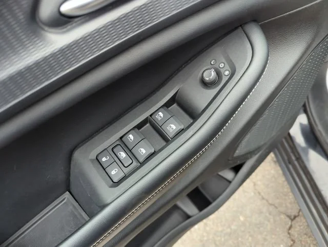 Used 2023 Black Jeep Laredo 4x4 image 21