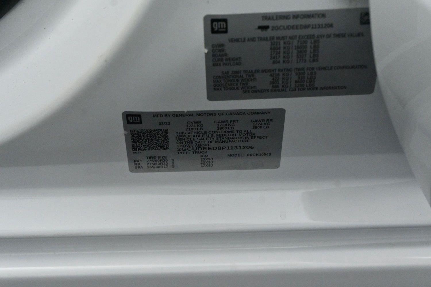 Used 2023 SUMMIT WHITE Chevrolet RST image 24