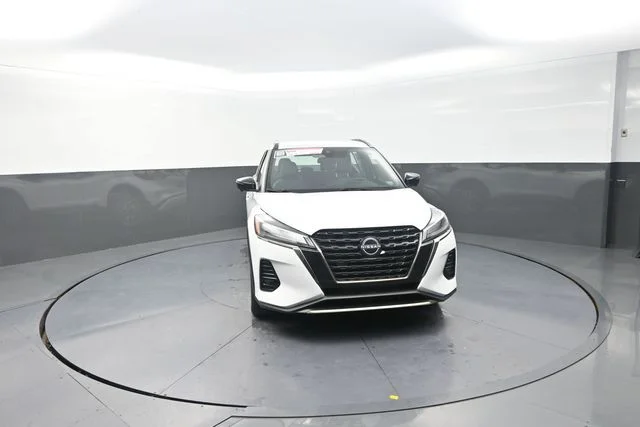Used 2024 White Nissan SR image 56