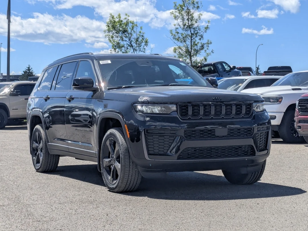 New 2026 Black Jeep Altitude - - Altitude Pkg - 10.25 Gauge Cluster - Adaptive Cruise - Heated Seats & More! image 2