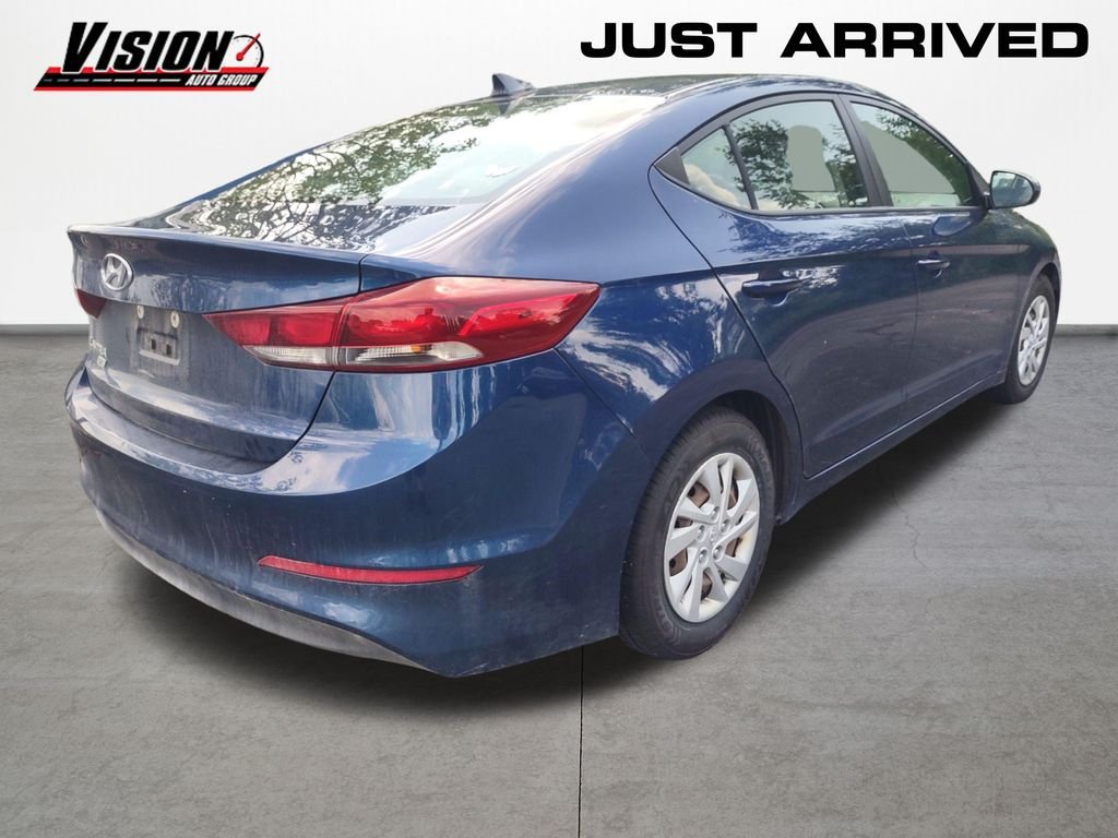 Used 2017 Blue Hyundai SE image 5