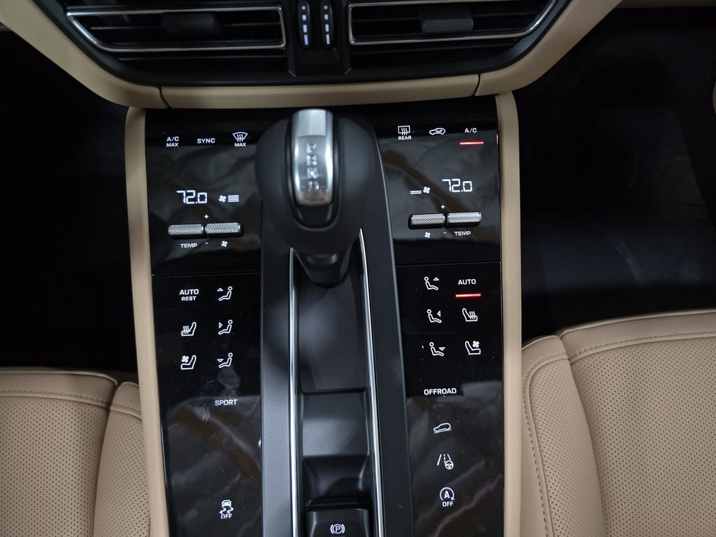 2026 Porsche Macan T - Photo 19