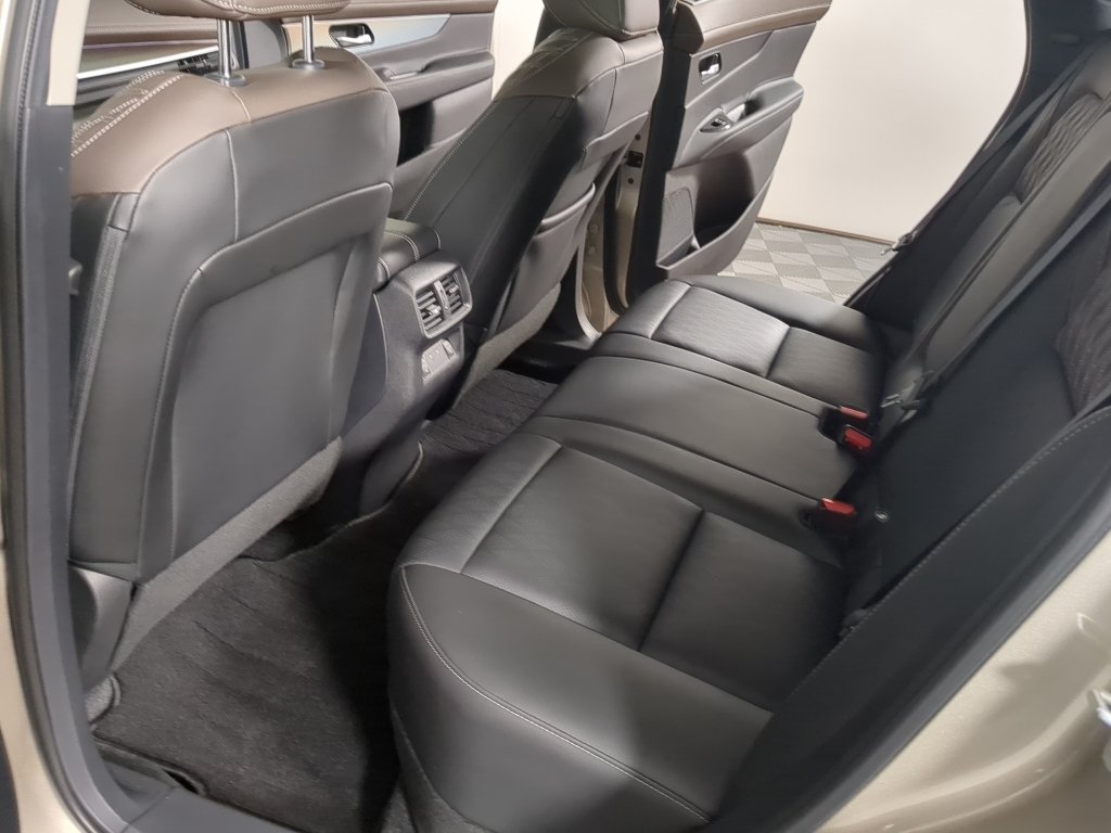 Certified Used 2025 Champagne Silver Metallic Nissan Platinum image 16