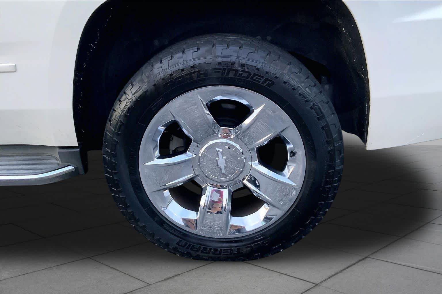 Used 2015 White Diamond Tricoat Chevrolet LTZ image 11