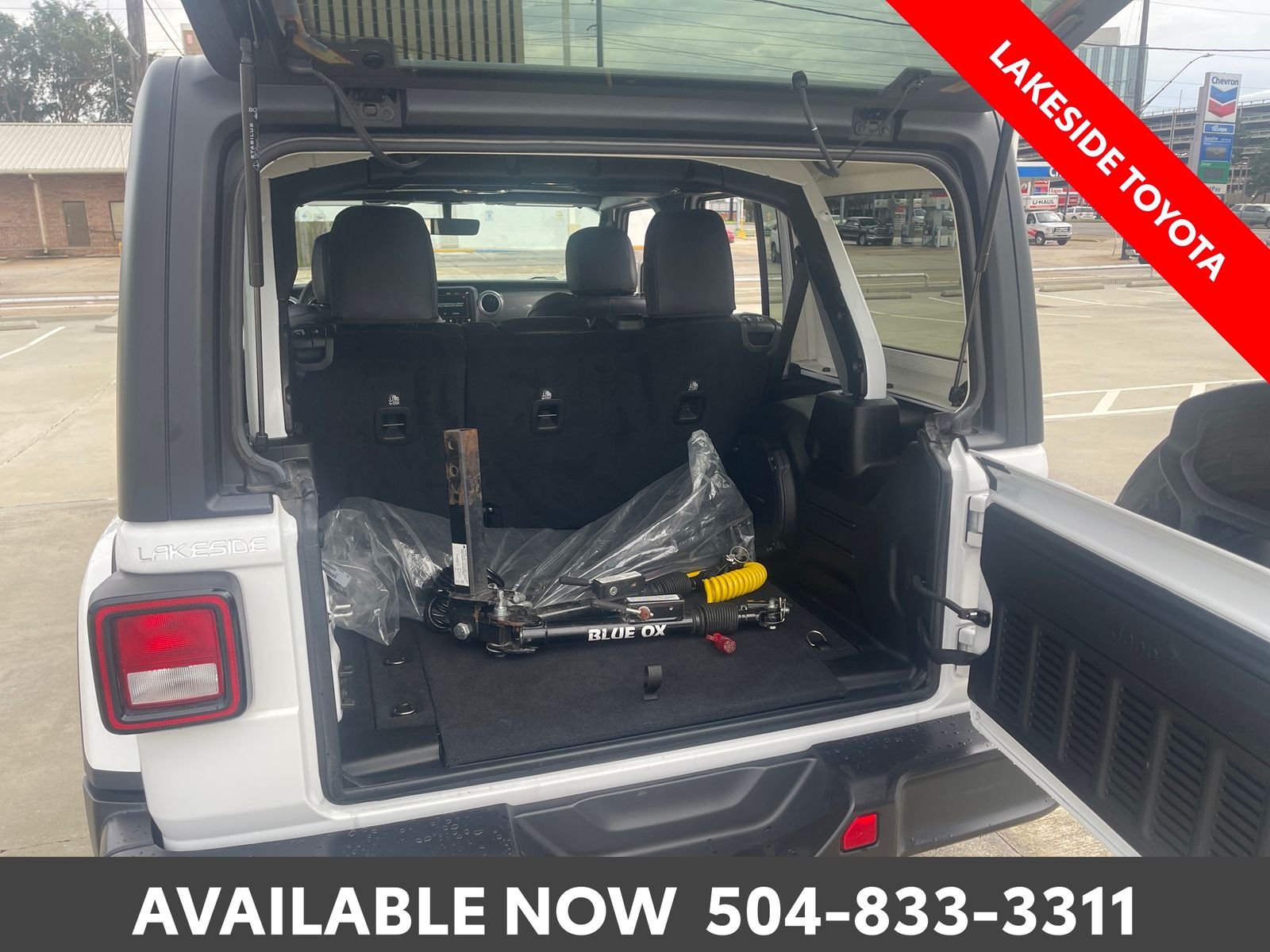 Used 2023 White Jeep Sahara image 19