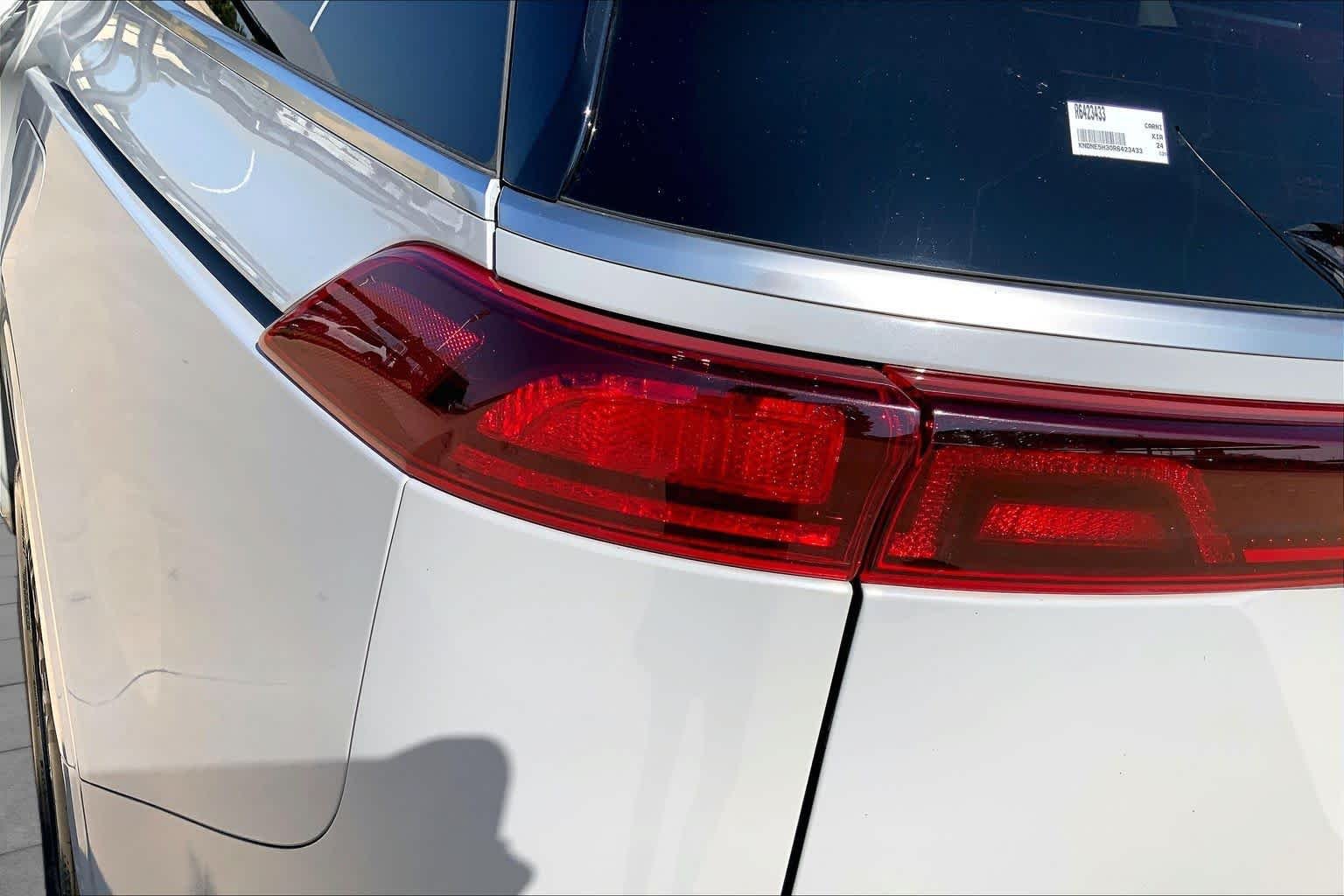 Used 2024 Ceramic Silver Kia SX image 28