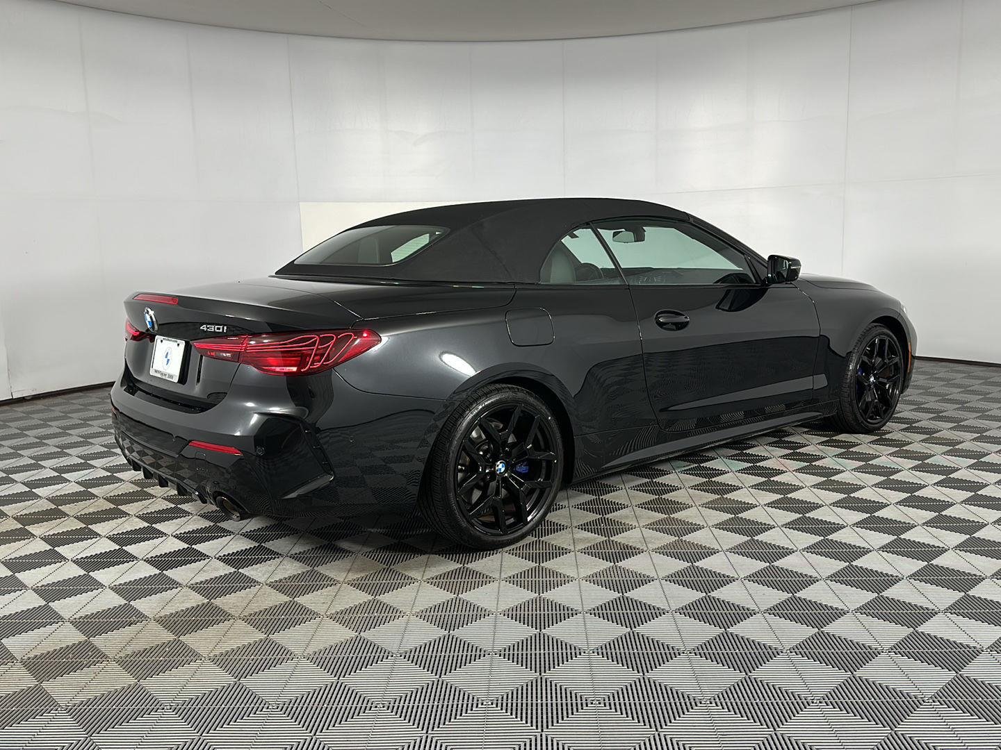 Used 2025 Black Sapphire Metallic BMW 430i xDrive image 23