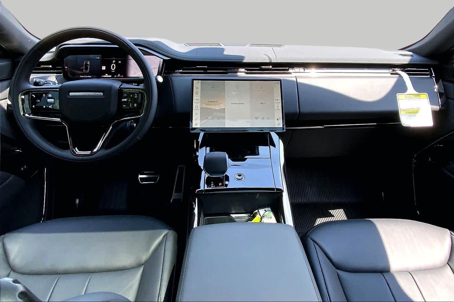 New 2026 Charente Grey Land Rover Dynamic SE image 7
