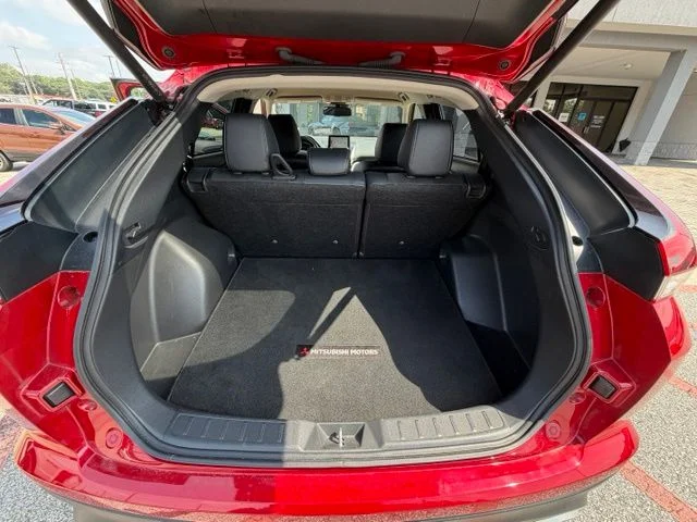 Used 2025 Diamond Red Mitsubishi SE image 19