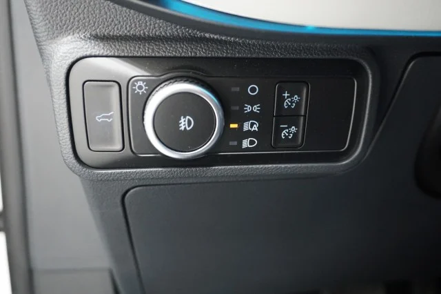 Used 2025 Star White Metallic Tri-Coat Ford Platinum image 25