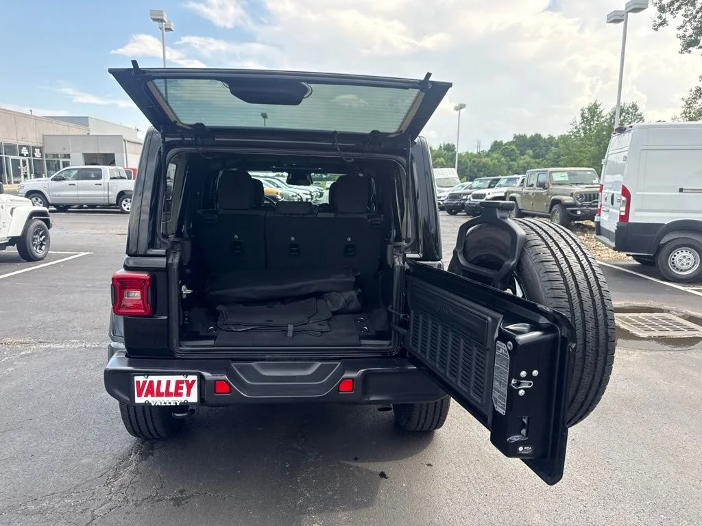 Used 2025 Black Jeep Sahara 4xe image 41
