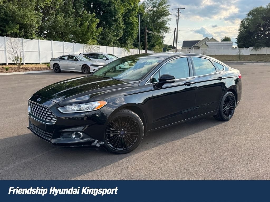 Used 2016 Black Ford SE image 1