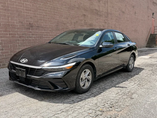 2025 Hyundai Elantra SE