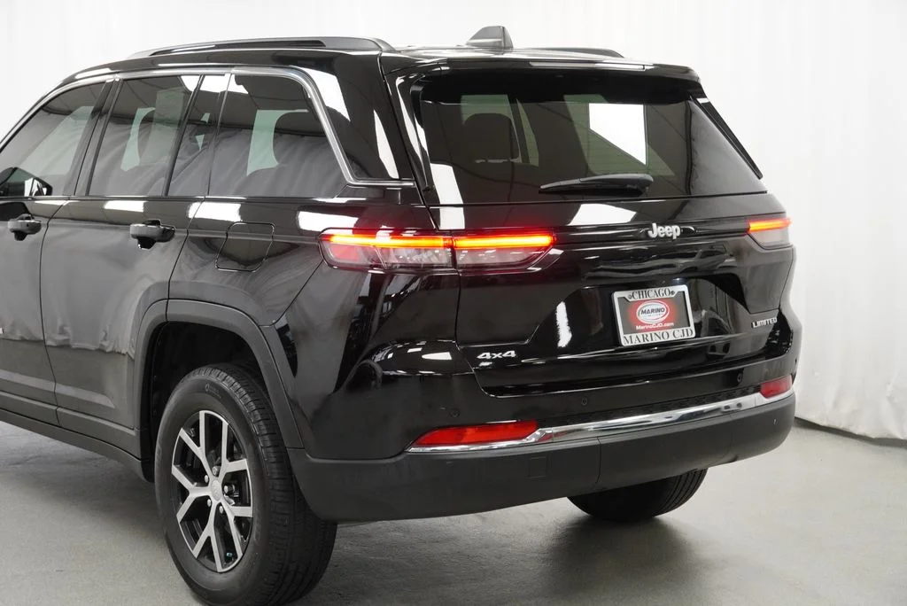 Used 2024 Black Jeep Limited image 25