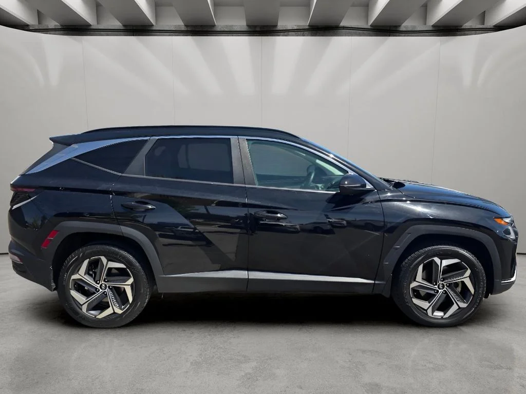 Used 2023 Phantom Black Hyundai SEL image 11