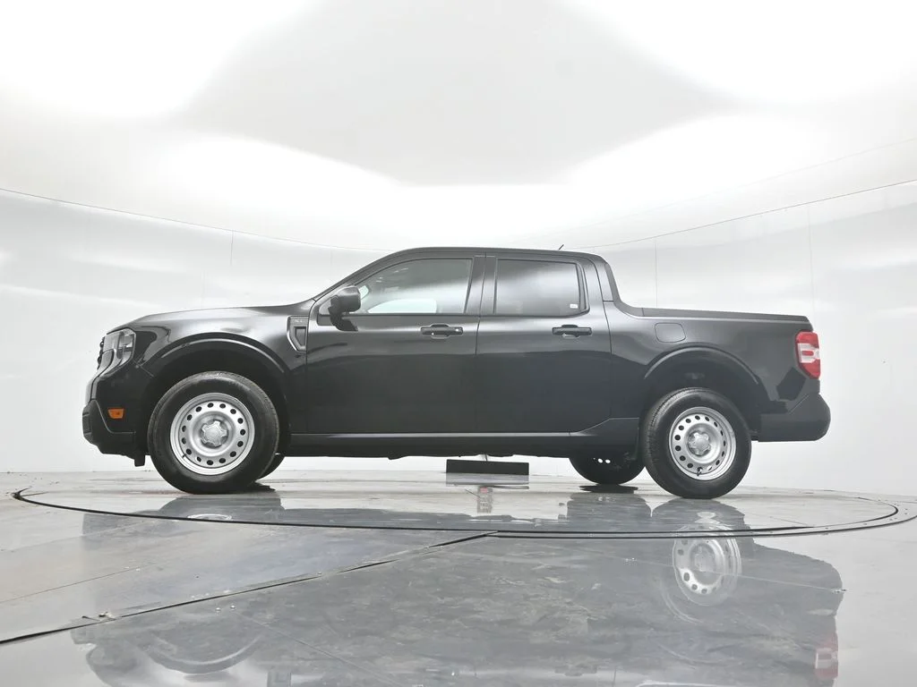 Used 2025 Black Ford XL image 51