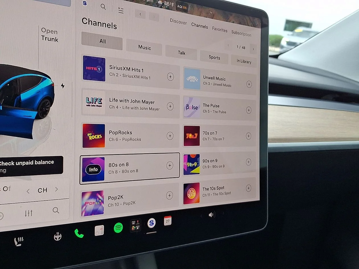 Used 2022  Tesla Long Range image 18