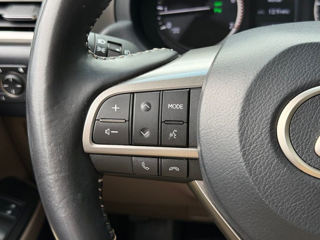 Certified Used 2023 ATOMIC SILVER Lexus 460 image 32