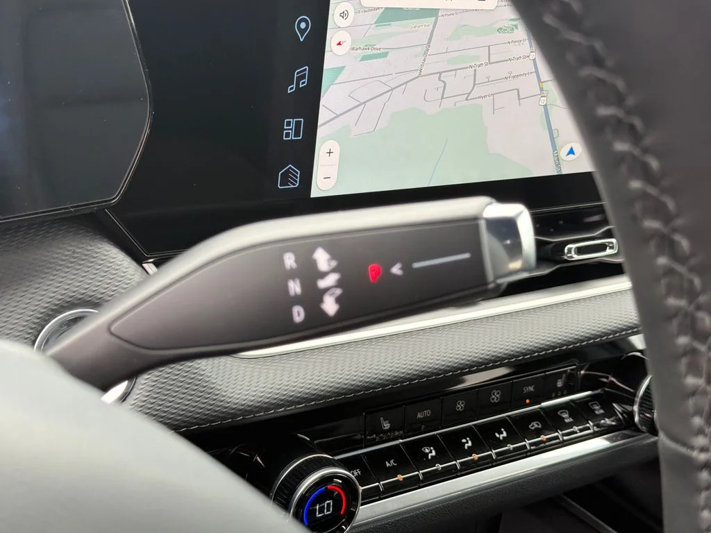 2027 Chevrolet Equinox LT - Photo 25