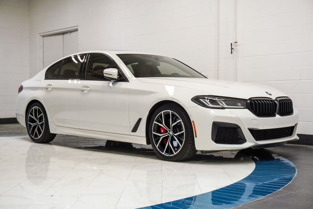 Used 2023 White BMW 530i xDrive image 5