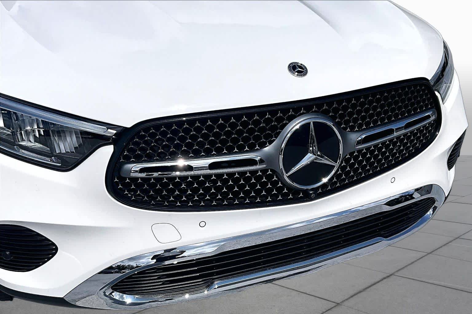 Used 2026 Polar White Mercedes-Benz GLC 300 image 30