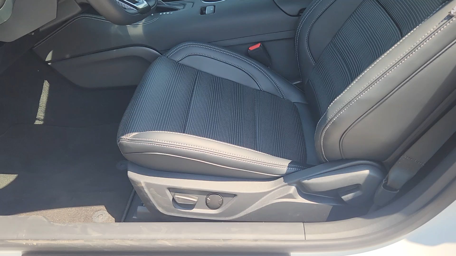 New 2026 Oxford White Ford EcoBoost Premium image 19
