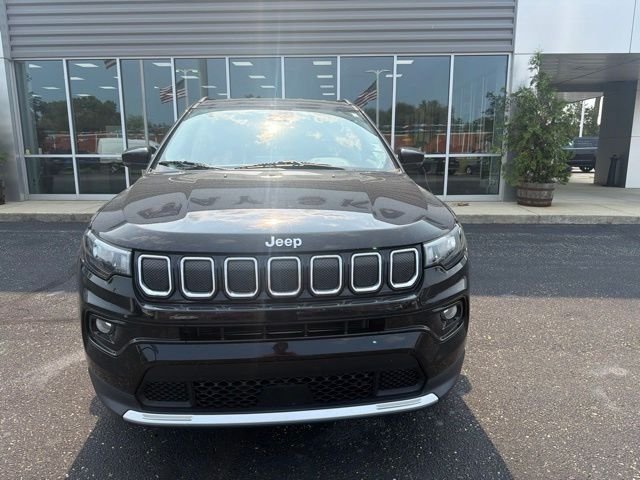 Certified Used 2022 Diamond Black Jeep Limited image 9
