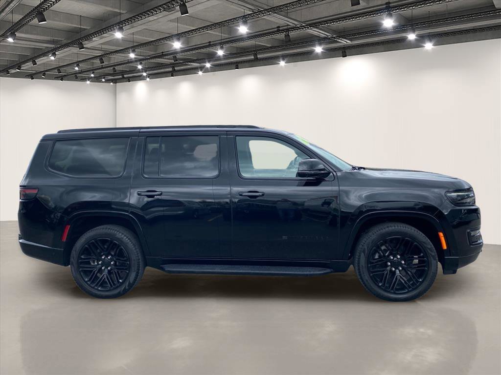 Used 2024 Diamond Black Crystal Pearlcoat Jeep Series II Carbide image 8