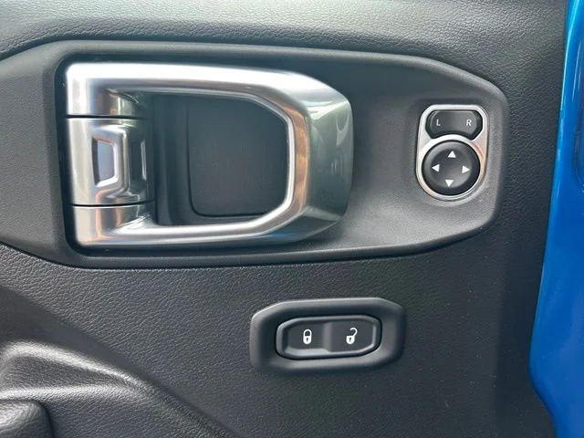 Used 2025 Blue Jeep Sport S image 16