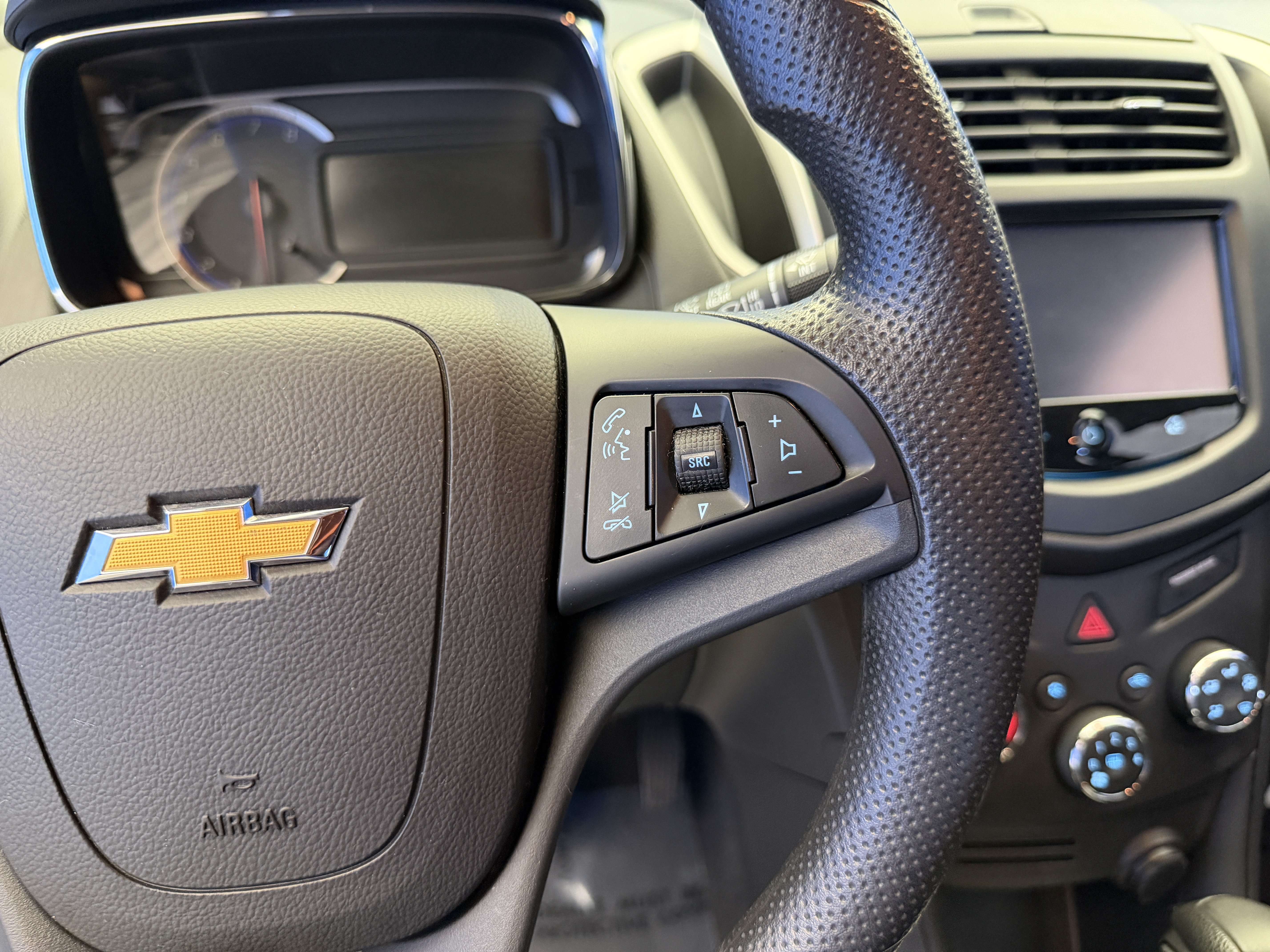 Used 2016 Summit White Chevrolet LS image 16