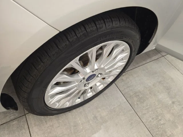 Used 2014 Ingot Silver Ford Titanium image 37