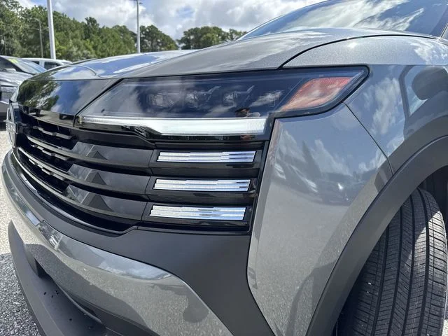 Used 2025 Gray Nissan SV image 29