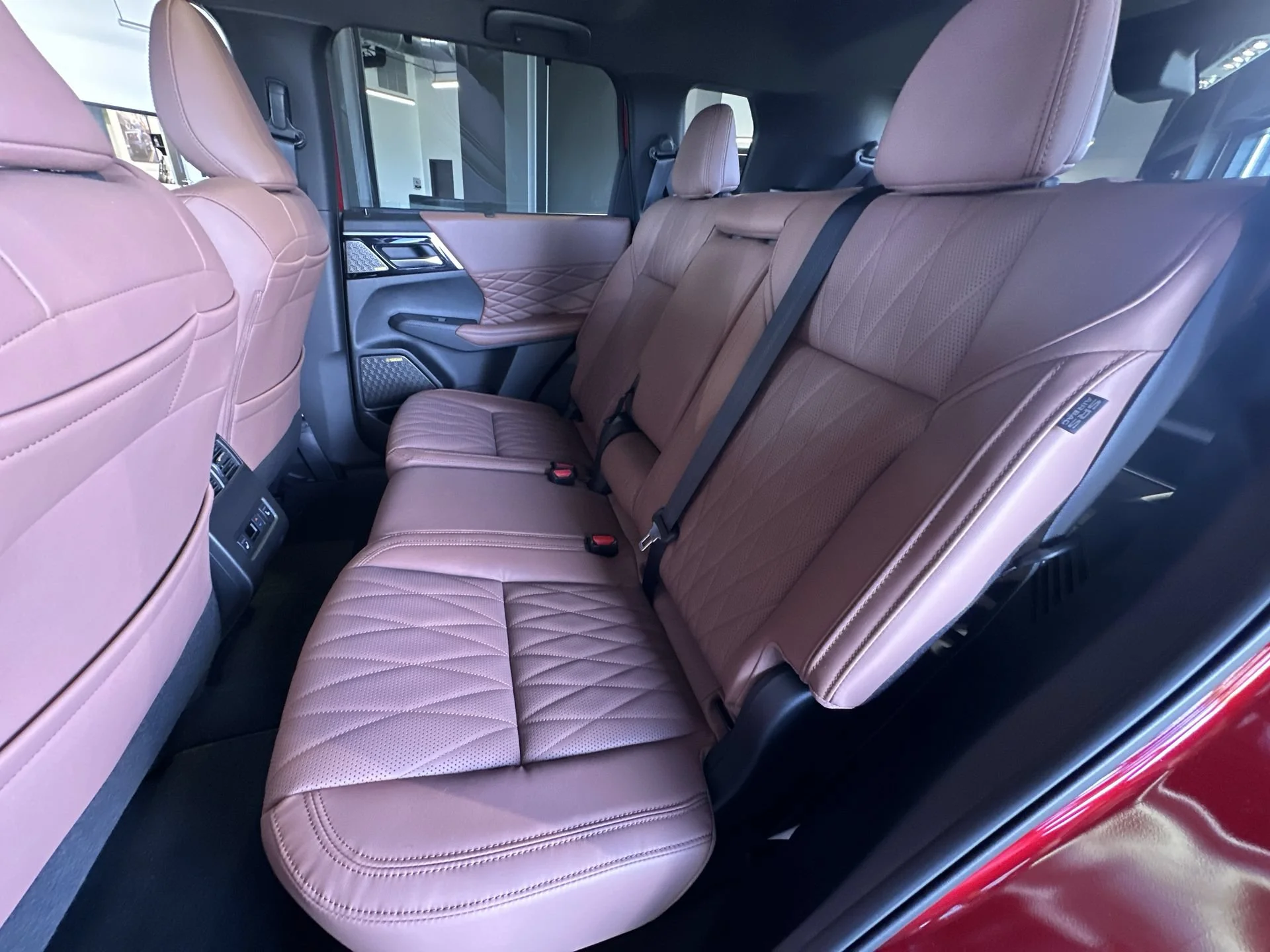 New 2026 Red Diamond/Black Roof Mitsubishi SEL image 22