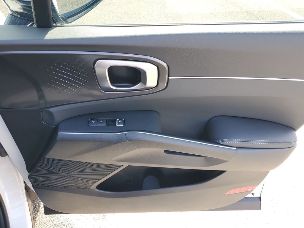 New 2026 White Kia EX image 10