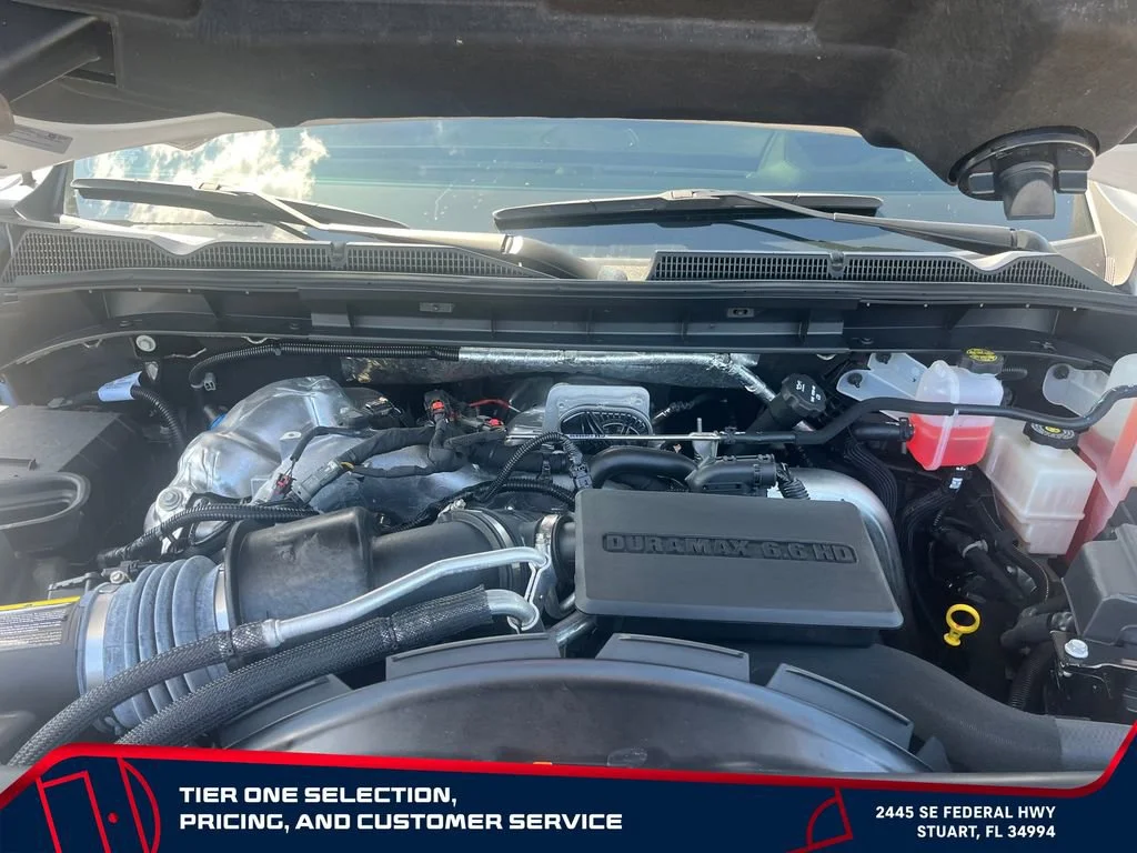 Used 2024 White Frost Tricoat GMC Denali Ultimate image 31