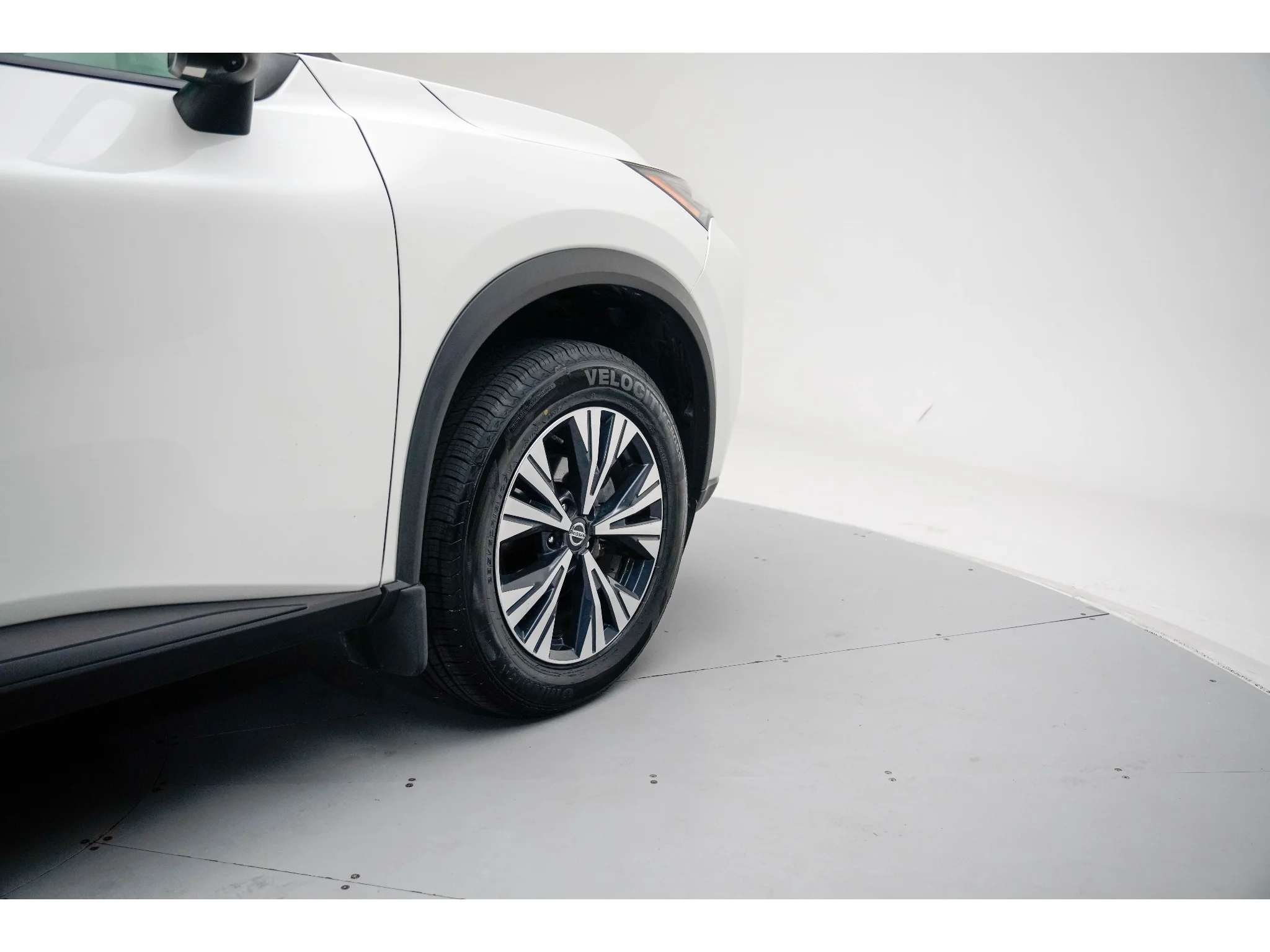 Used 2021 Pearl White Tricoat Nissan SV image 23